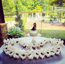 Cupcakes & personal cutting cake